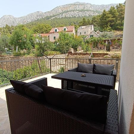 Apartment Ravnice Omiš Eksteriør billede