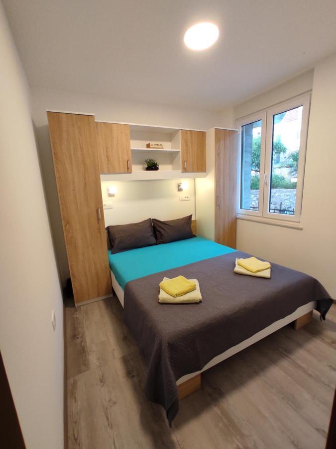 Apartment Ravnice Omiš Eksteriør billede