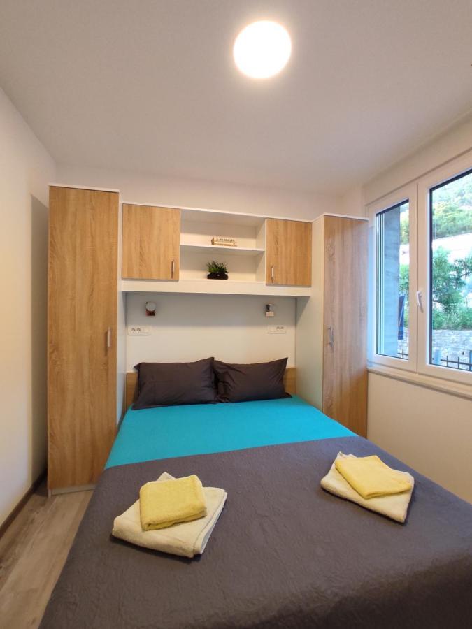 Apartment Ravnice Omiš Eksteriør billede