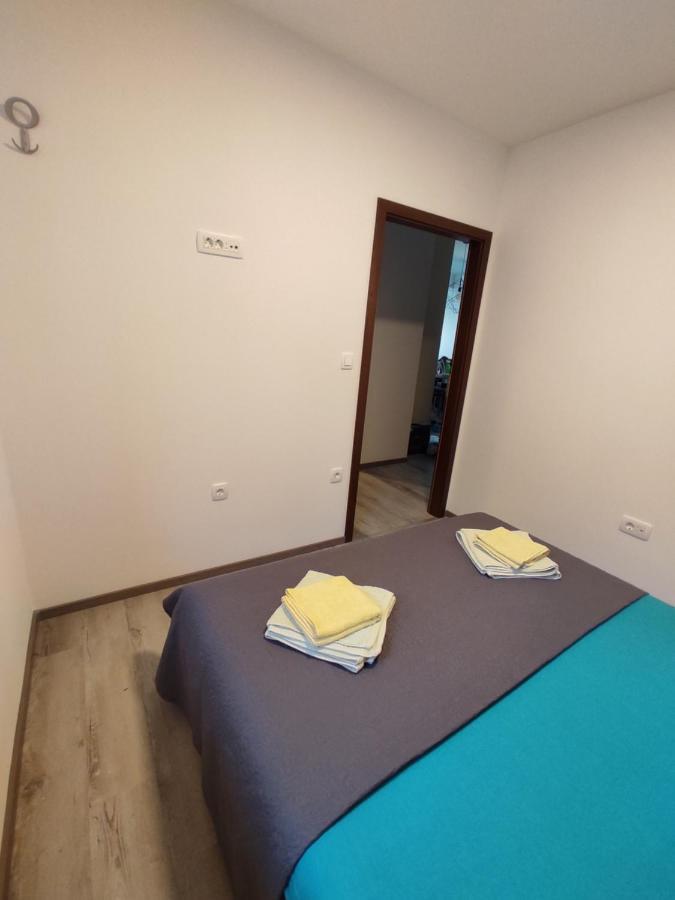 Apartment Ravnice Omiš Eksteriør billede