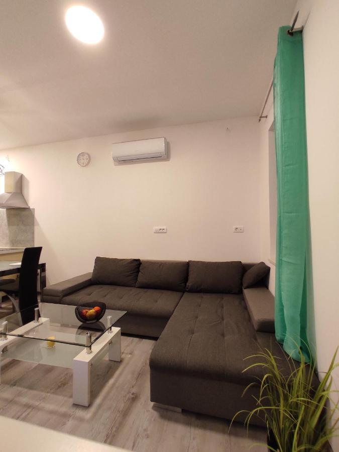 Apartment Ravnice Omiš Eksteriør billede