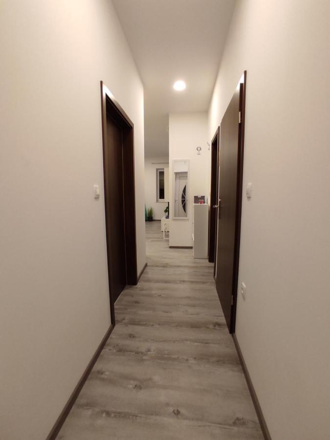 Apartment Ravnice Omiš Eksteriør billede