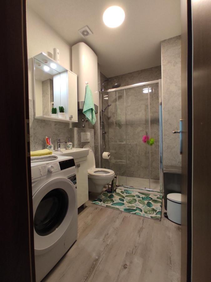 Apartment Ravnice Omiš Eksteriør billede