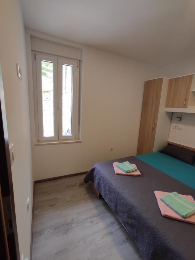 Apartment Ravnice Omiš Eksteriør billede