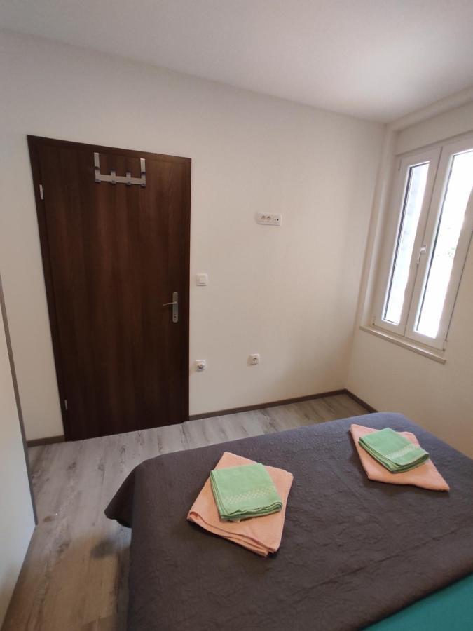 Apartment Ravnice Omiš Eksteriør billede