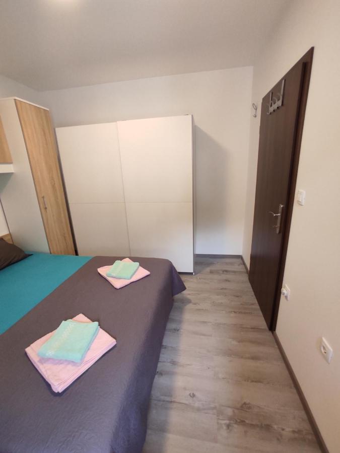 Apartment Ravnice Omiš Eksteriør billede