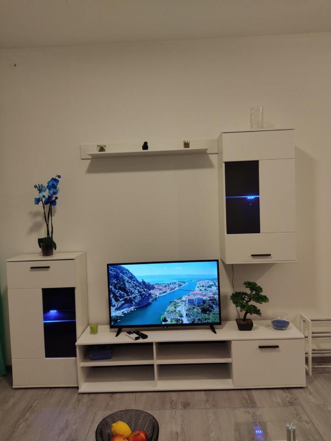 Apartment Ravnice Omiš Eksteriør billede