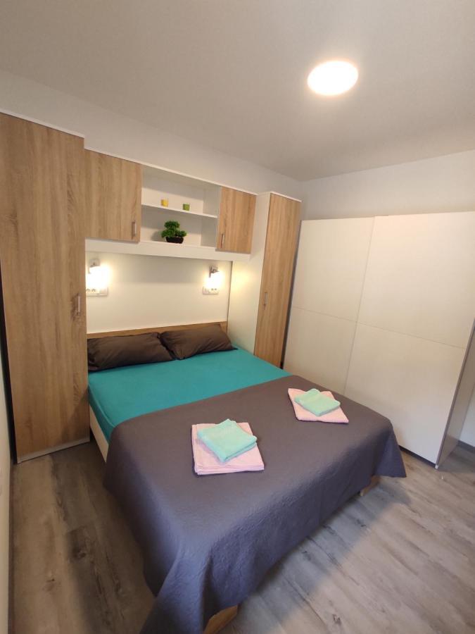 Apartment Ravnice Omiš Eksteriør billede
